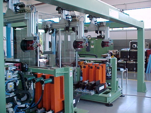 Clinching palletizer